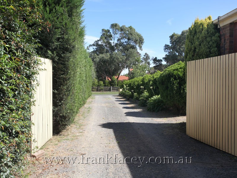 4 Alfred Close, Narre Warren North VIC 3804