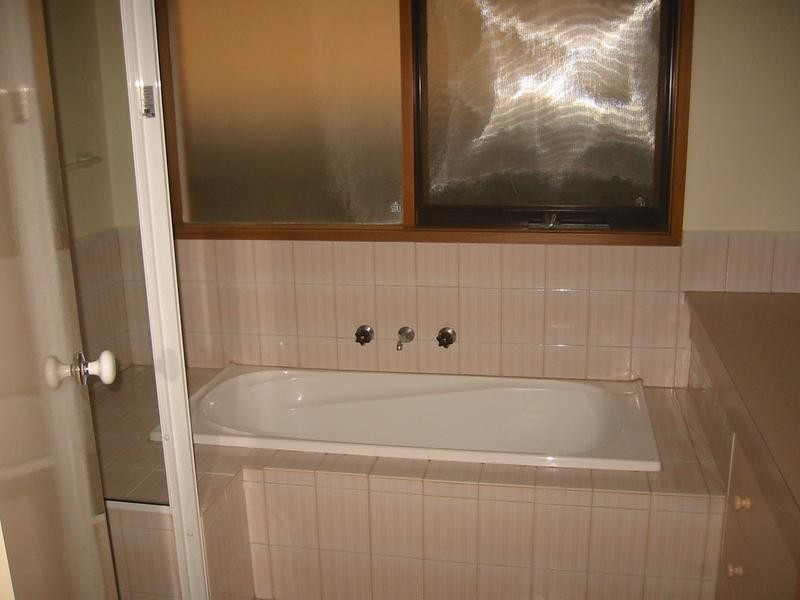 10 Van Der Haar Avenue, Berwick VIC 3806