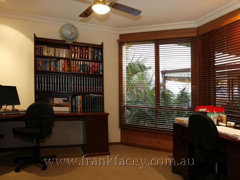 10 Farm Lane, Berwick VIC 3806