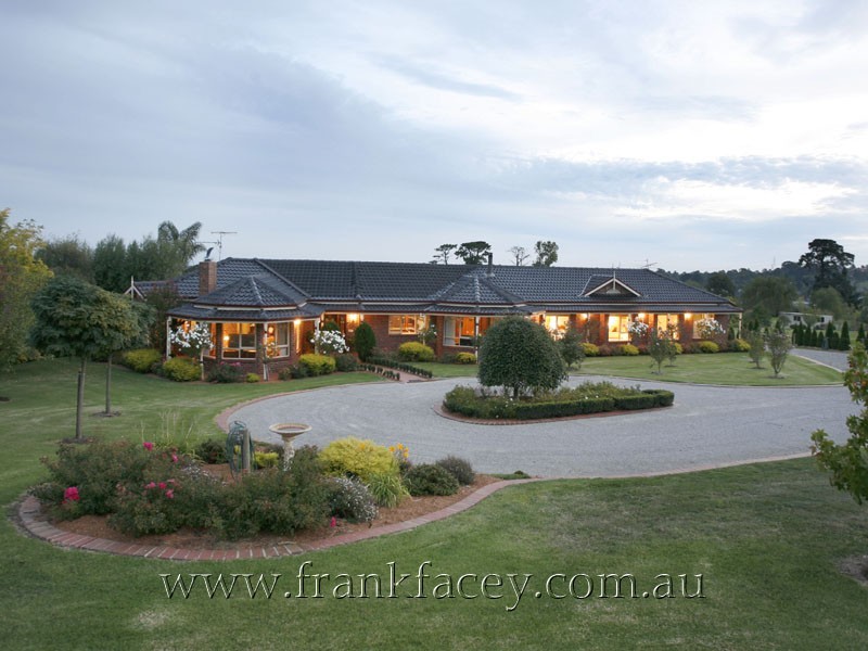 10 Farm Lane, Berwick VIC 3806