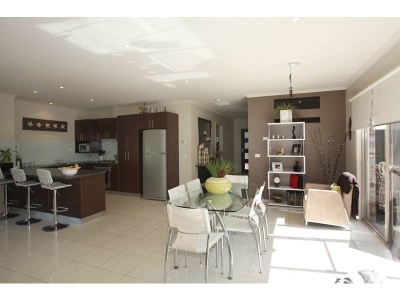 1/57 Wallace Street, Beaconsfield VIC 3807