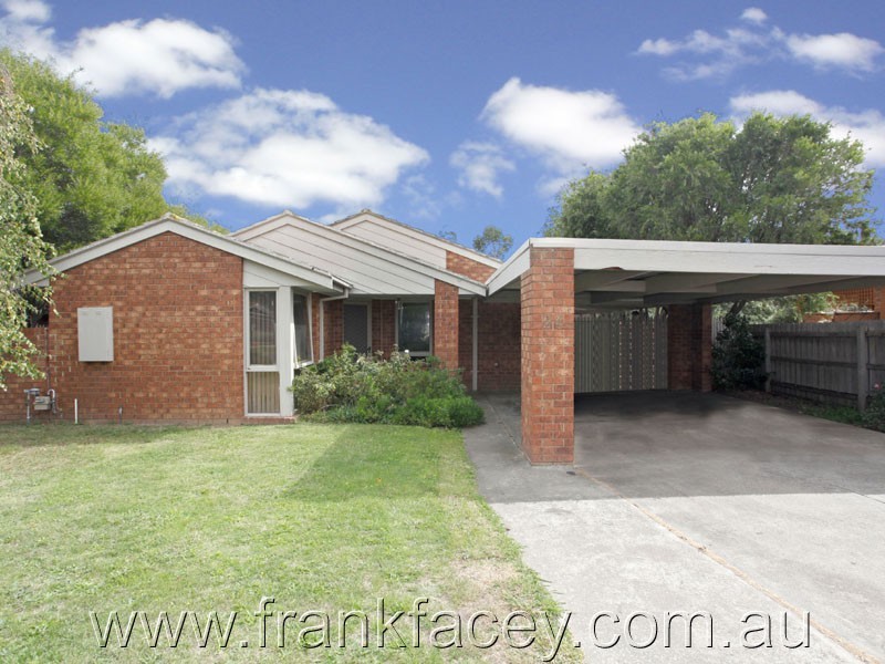 24 Willslie Crescent, Berwick VIC 3806