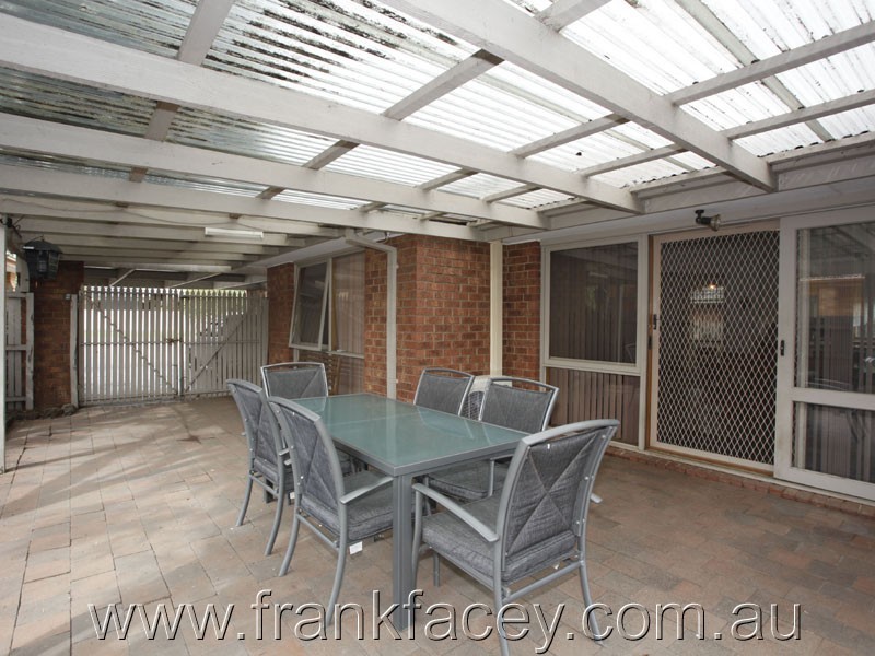 24 Willslie Crescent, Berwick VIC 3806