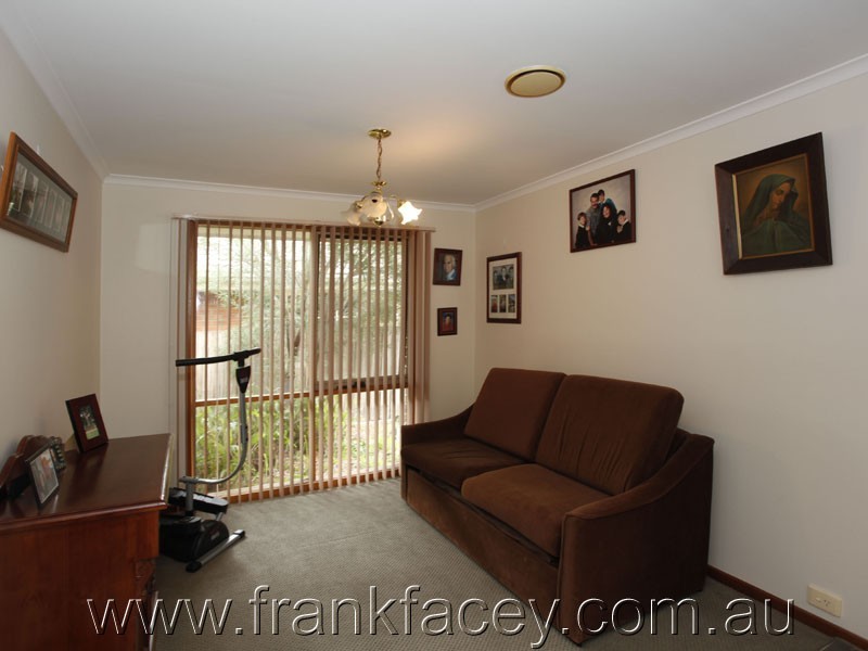 24 Willslie Crescent, Berwick VIC 3806