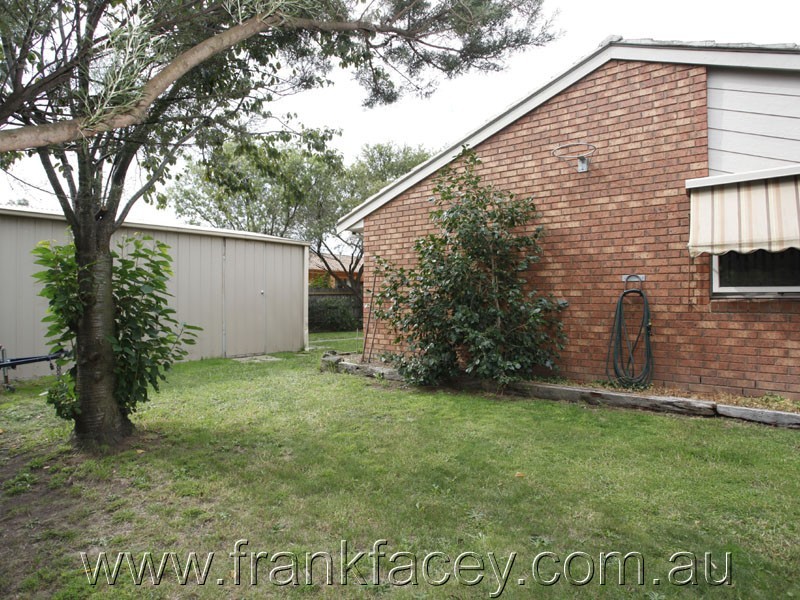 24 Willslie Crescent, Berwick VIC 3806