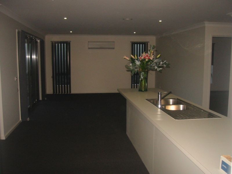 10 Lindeman Street, Berwick VIC 3806