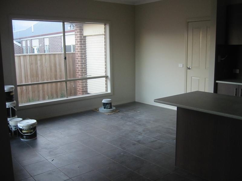 4 Grassland Crescent, Officer VIC 3809