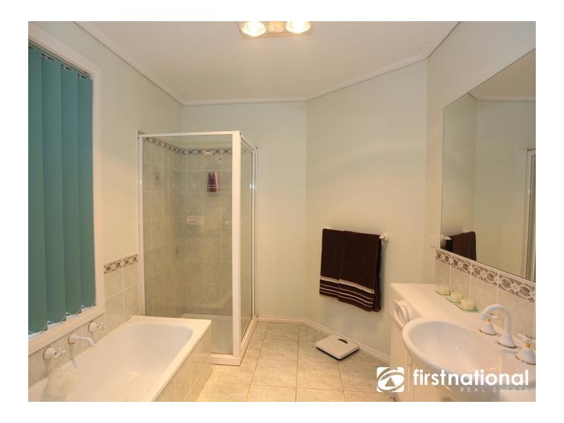 27 John Fisher Drive, Berwick VIC 3806