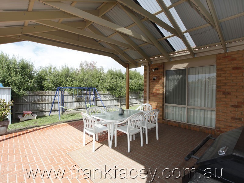 9 Castle Court, Beaconsfield VIC 3807