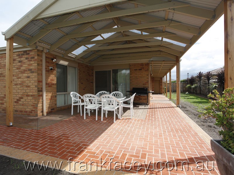 9 Castle Court, Beaconsfield VIC 3807