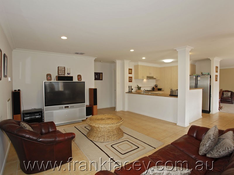 9 Castle Court, Beaconsfield VIC 3807