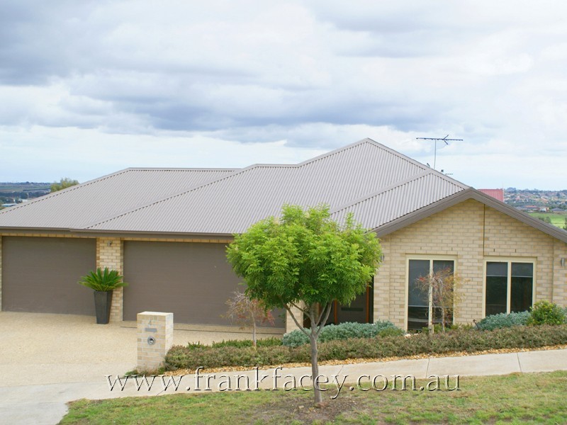 4 Halifax Drive, Berwick VIC 3806