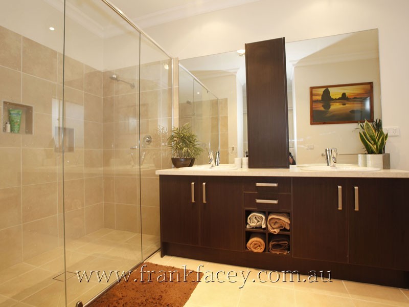 4 Halifax Drive, Berwick VIC 3806