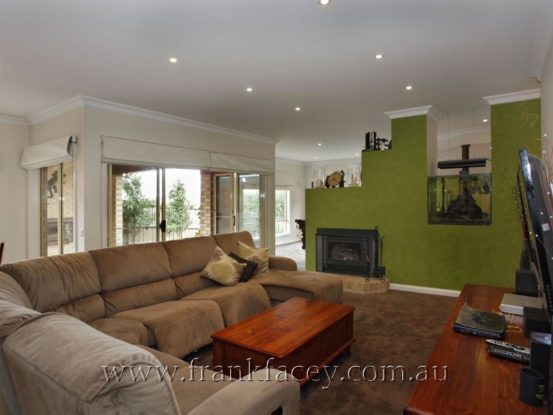 4 Halifax Drive, Berwick VIC 3806