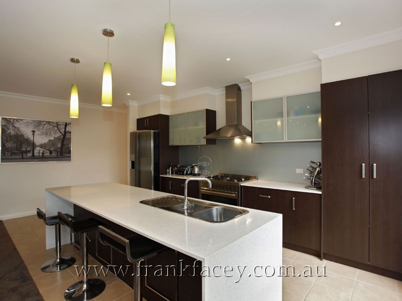 4 Halifax Drive, Berwick VIC 3806