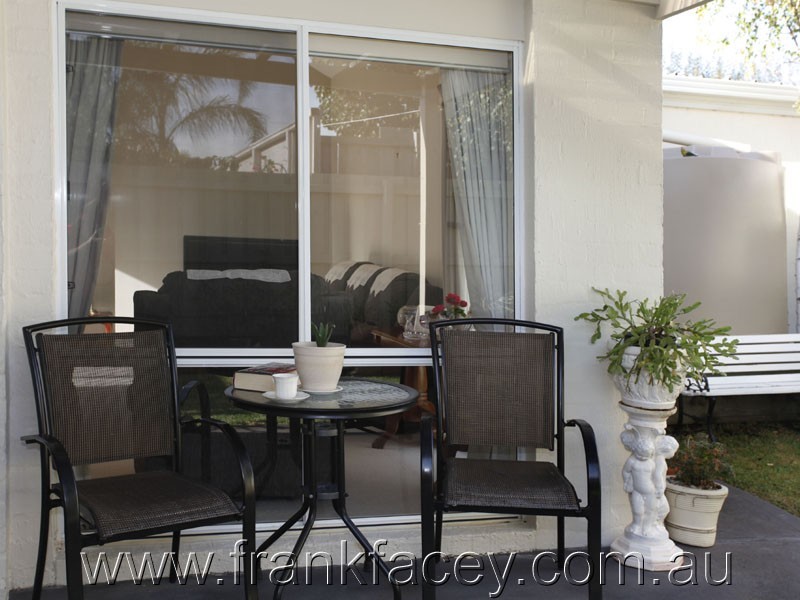 2/17 Sylvia Road, Beaconsfield VIC 3807