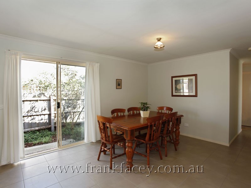 42 Insignia Crescent, Berwick VIC 3806