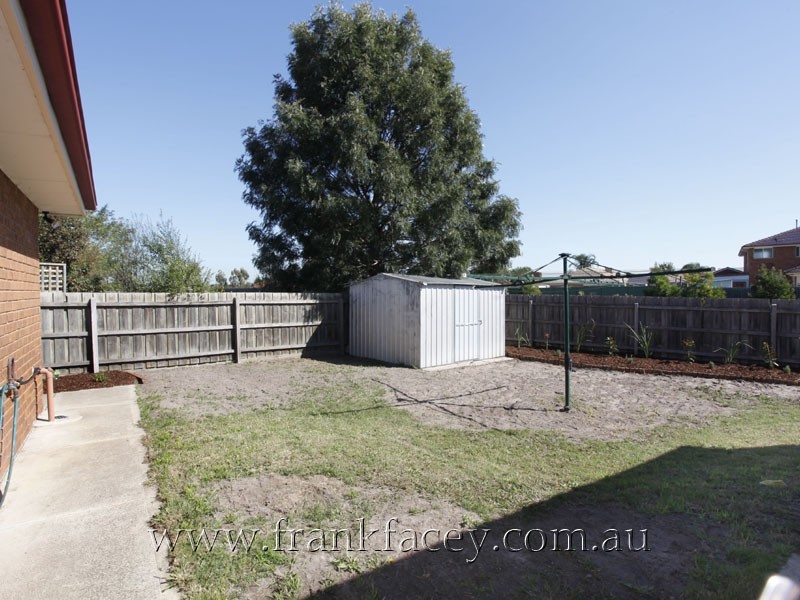 42 Insignia Crescent, Berwick VIC 3806