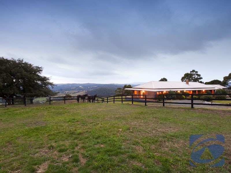 195 Huxtable Rd, Pakenham Upper VIC 3810