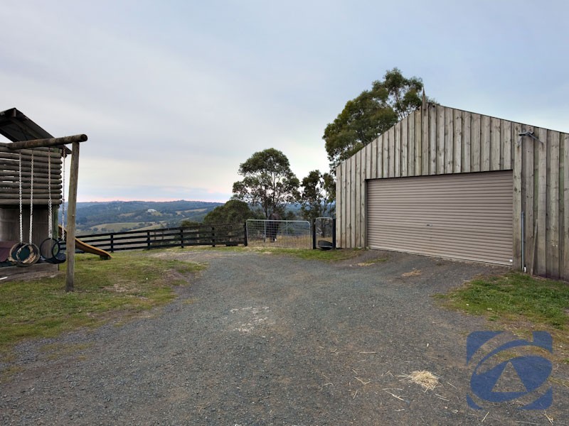 195 Huxtable Rd, Pakenham Upper VIC 3810