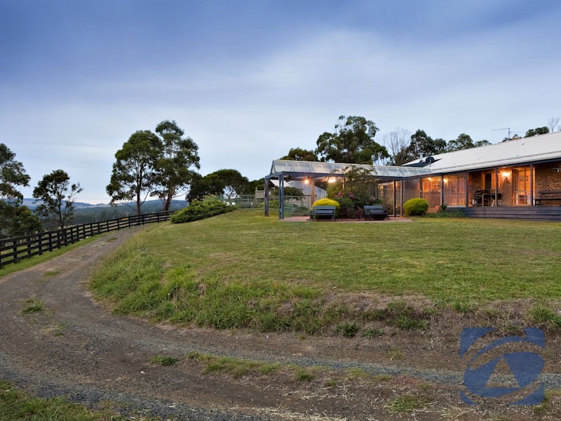 195 Huxtable Rd, Pakenham Upper VIC 3810