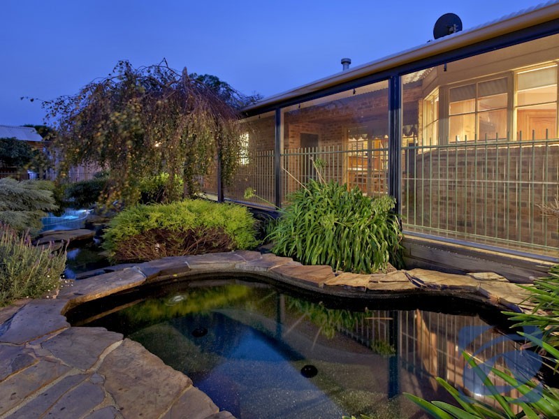 195 Huxtable Rd, Pakenham Upper VIC 3810