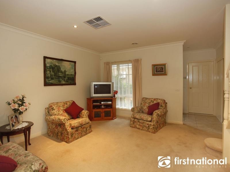 2/51 Peel Street, Berwick VIC 3806