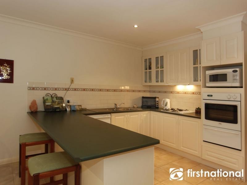 2/51 Peel Street, Berwick VIC 3806