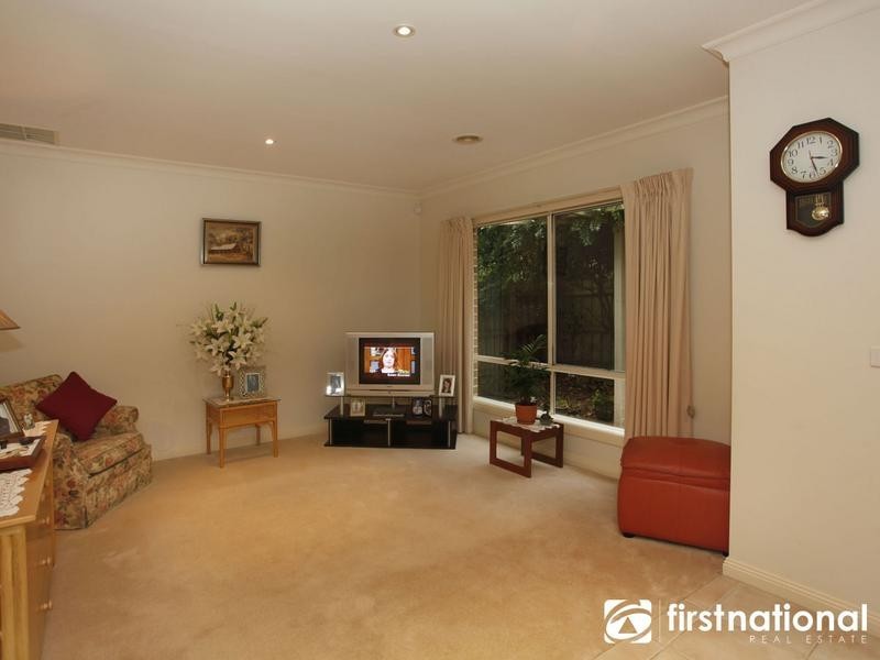 2/51 Peel Street, Berwick VIC 3806