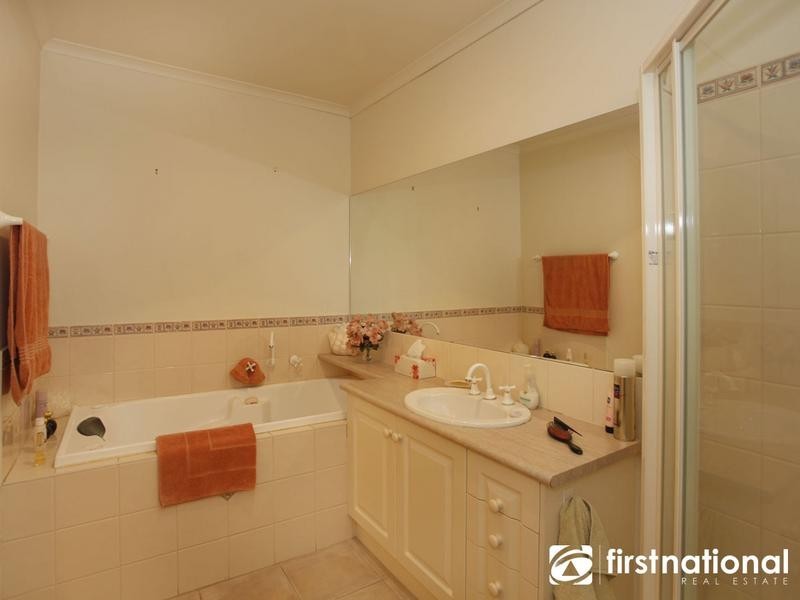 2/51 Peel Street, Berwick VIC 3806