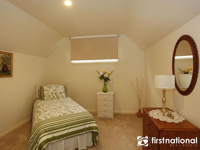 2/51 Peel Street, Berwick VIC 3806