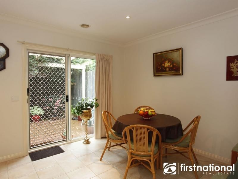 2/51 Peel Street, Berwick VIC 3806