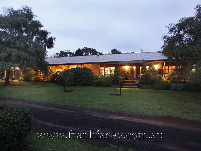 240 Huxtable Road, Pakenham Upper VIC 3810