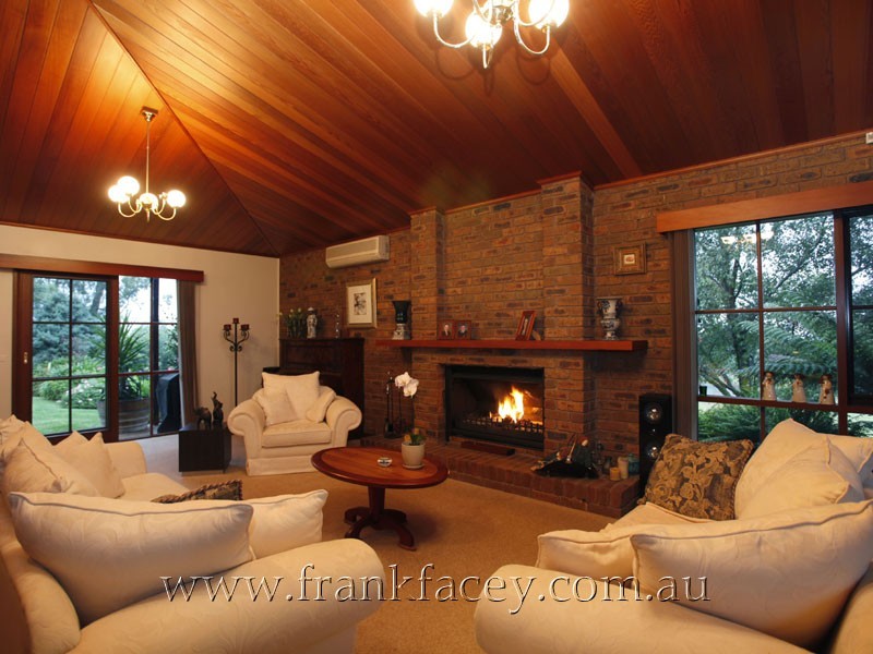 240 Huxtable Road, Pakenham Upper VIC 3810