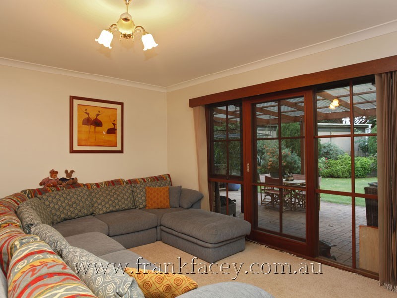 240 Huxtable Road, Pakenham Upper VIC 3810