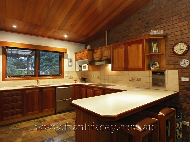 240 Huxtable Rd, Pakenham Upper VIC 3810