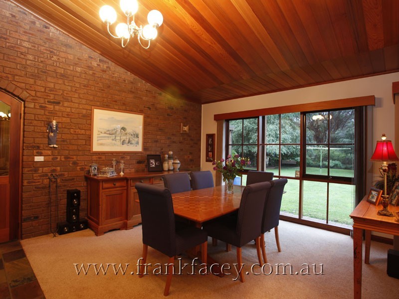 240 Huxtable Rd, Pakenham Upper VIC 3810