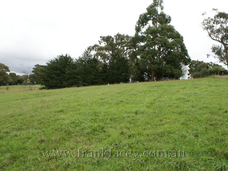 240 Huxtable Rd, Pakenham Upper VIC 3810