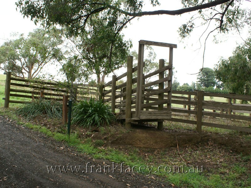 240 Huxtable Rd, Pakenham Upper VIC 3810