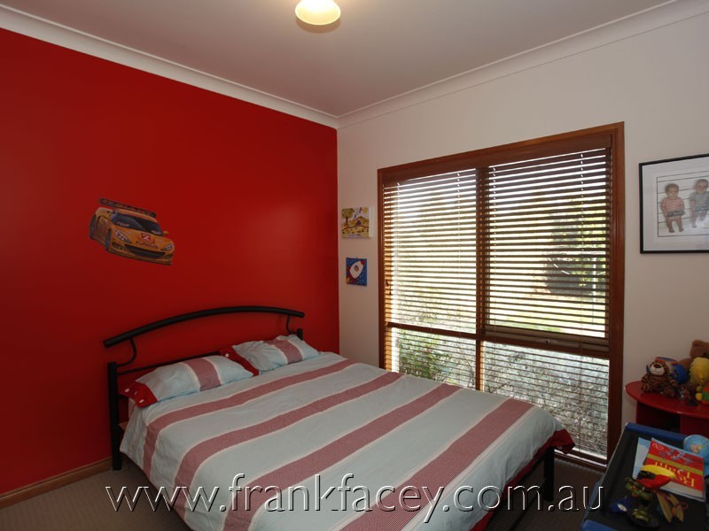 8 Bellaire Court, Narre Warren North VIC 3804