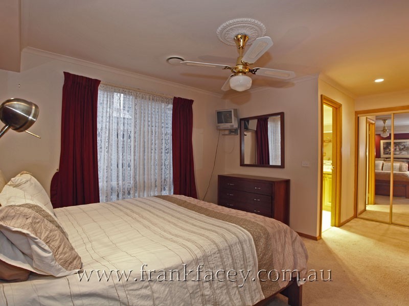 27 Melville Park Drive, Berwick VIC 3806