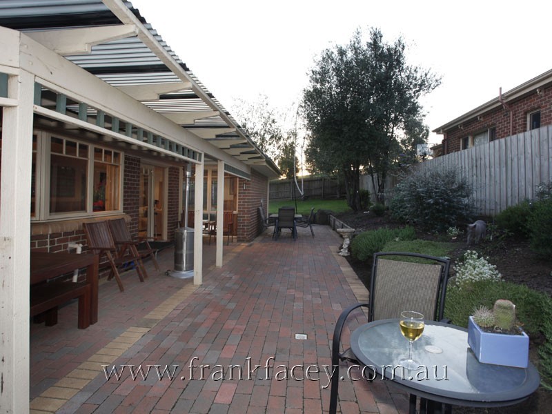 27 Melville Park Drive, Berwick VIC 3806