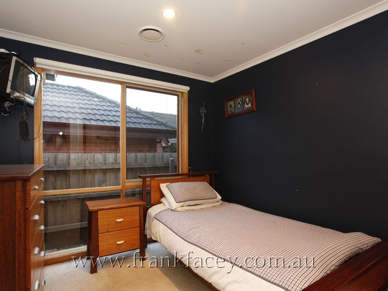 27 Melville Park Drive, Berwick VIC 3806