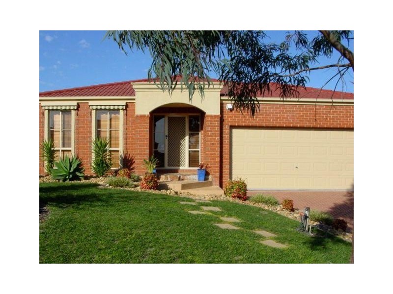 6 Mountain View Crescent, Beaconsfield VIC 3807