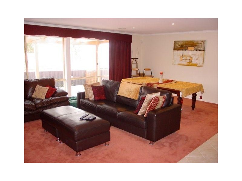 6 Mountain View Crescent, Beaconsfield VIC 3807