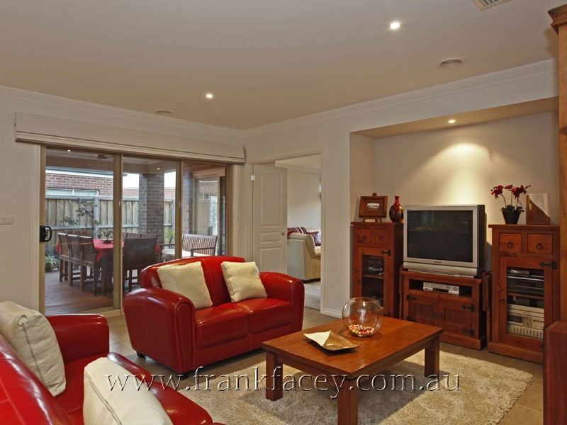 24 Piermont Drive, Berwick VIC 3806