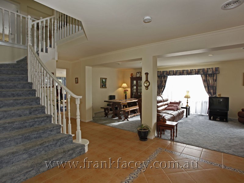 25 Cherry Tree Lane, Narre Warren VIC 3805