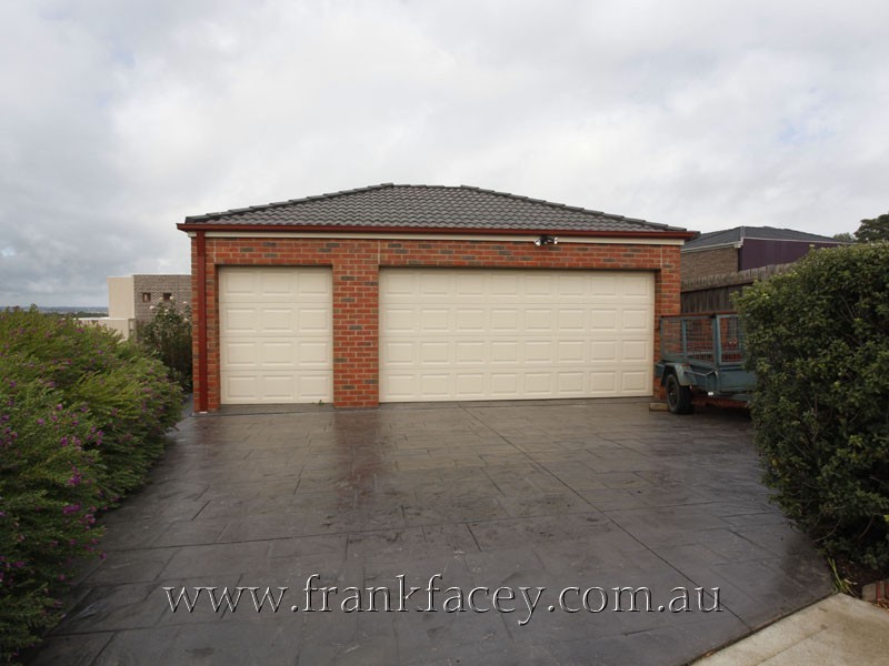 25 Cherry Tree Lane, Narre Warren VIC 3805