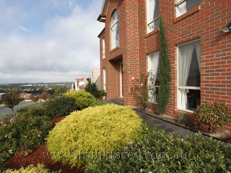 25 Cherry Tree Lane, Narre Warren VIC 3805