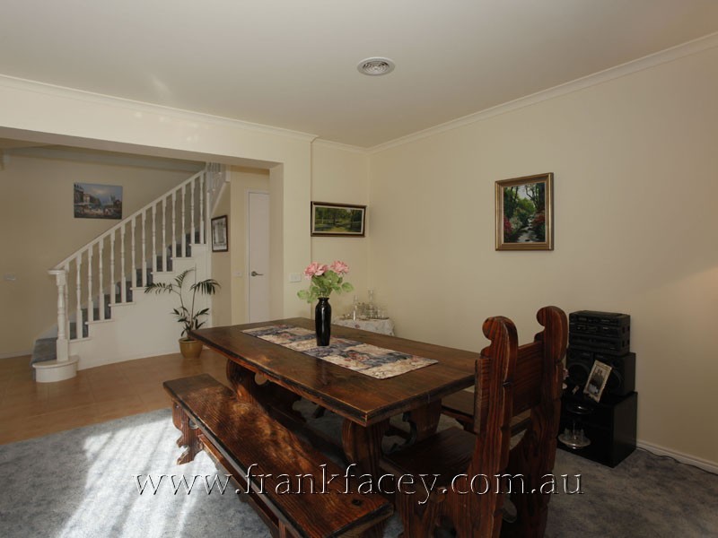 25 Cherry Tree Lane, Narre Warren VIC 3805